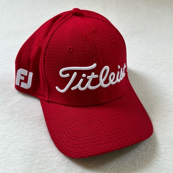 ⛳️ Titleist Tour Stretch Tech Hat - Picture 1 of 6